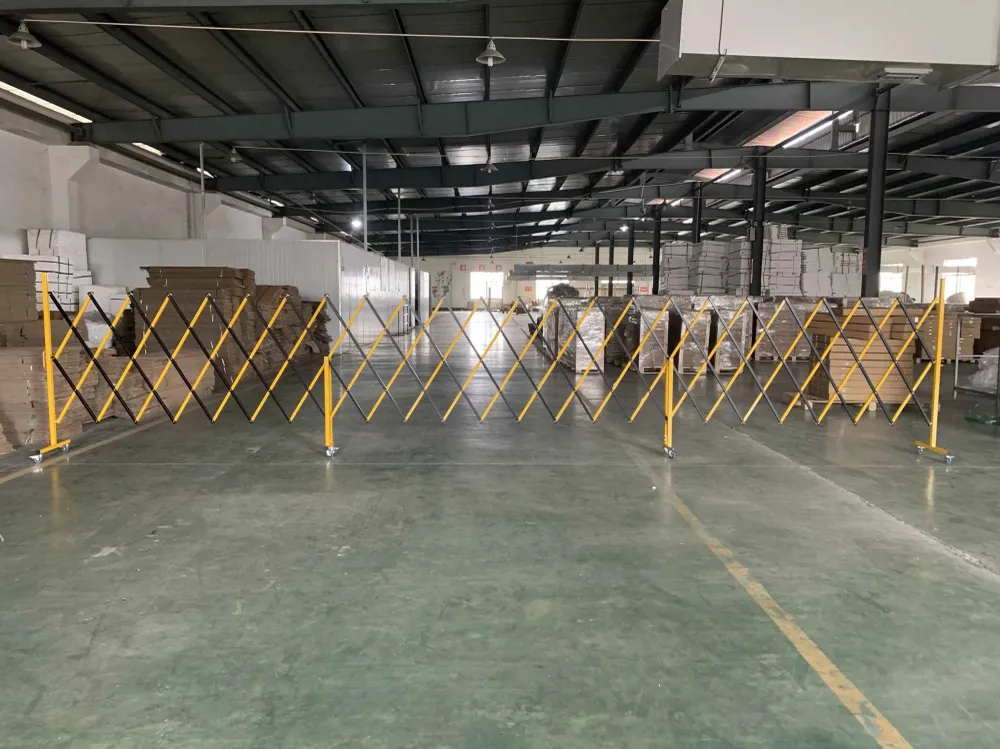 FlexiBarrier -Poartă extensibilă XXL - pe roți (6.7 x 1.2m)