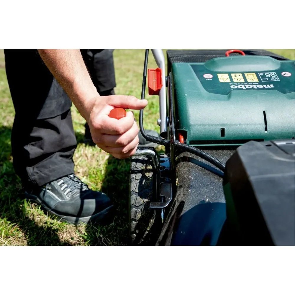 Mașă de tuns iarba Metabo RM 36-18 LTX BL 46