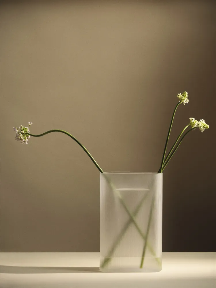 Vază Ridge - H35 - White Frosted Glass