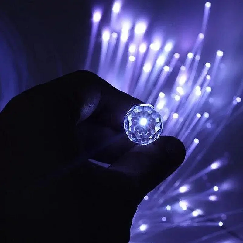 Terminatii din plastic forma de diamant pentru fibra optica