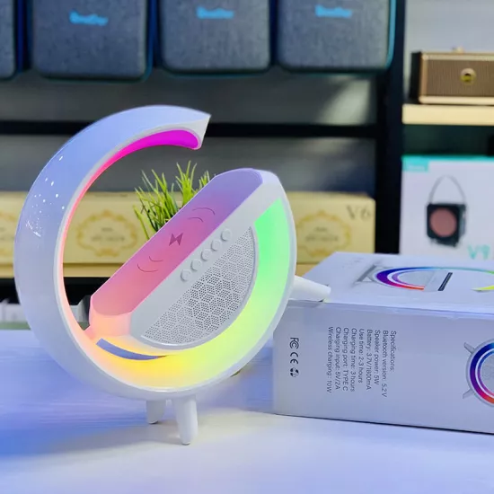 Boxa-lampa Smart LED RGB si Incarcator Wireless