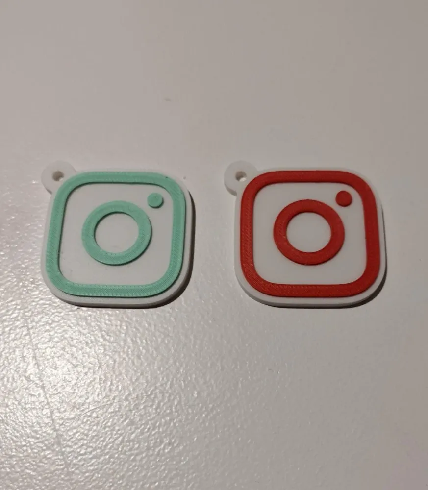 Breloc NFC instagram personalizat pentru afacerea ta