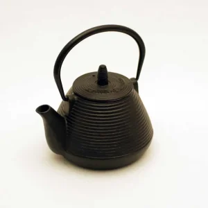 Ceainic cu sită de ceai din fontă 0,7ltr