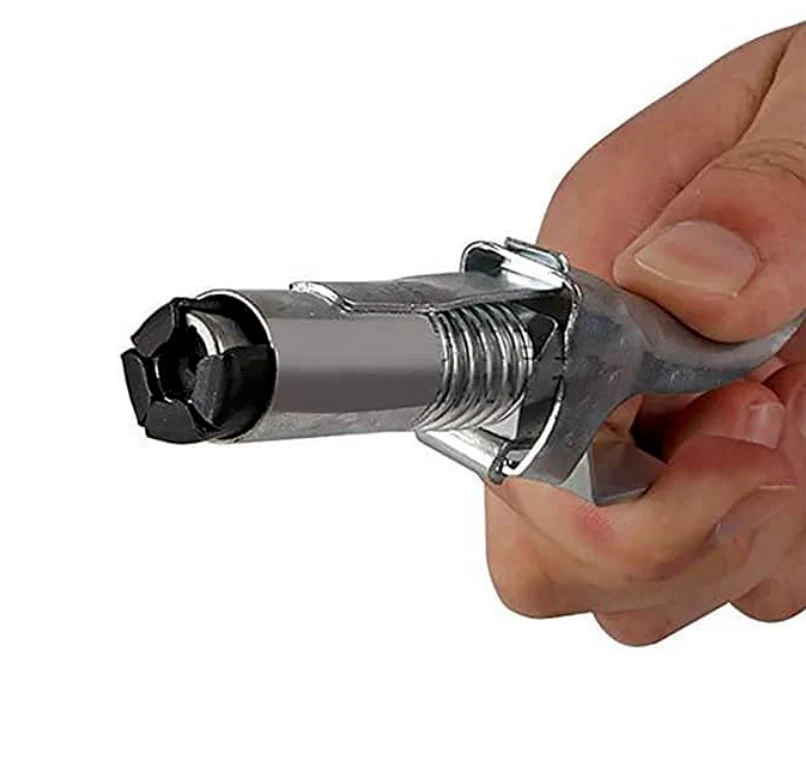 Conector rapid pentru pistoale lubrefiere, gresare utilaje, cu vaselina