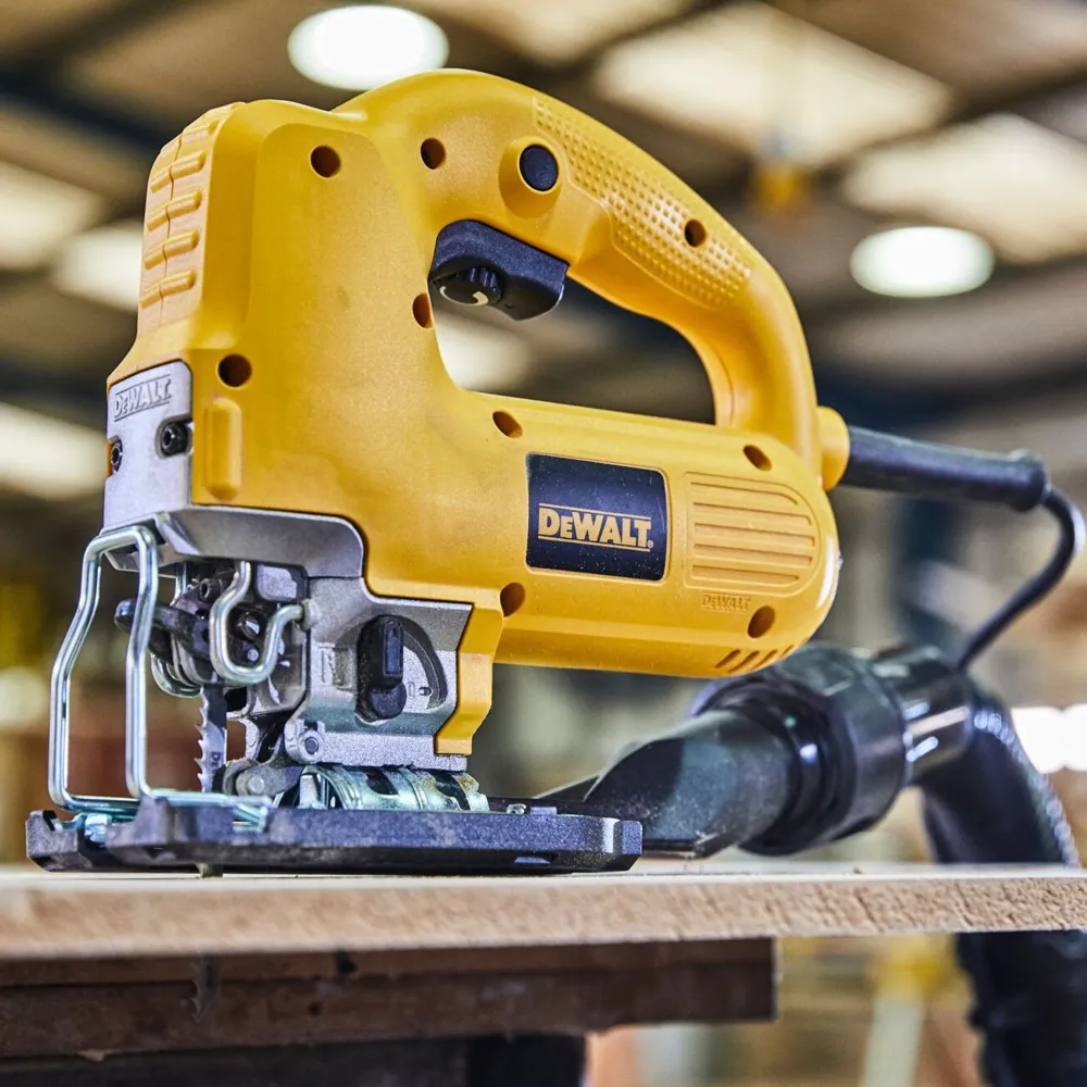 Ferăstrău alternativ Dewalt DW341K-QS 550W