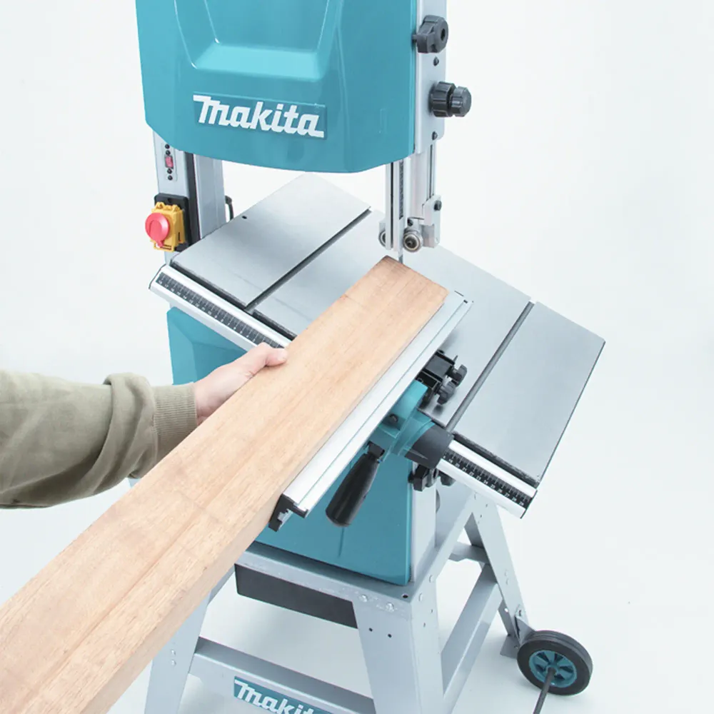 Ferăstrău cu bandă Makita LB1200F 900W