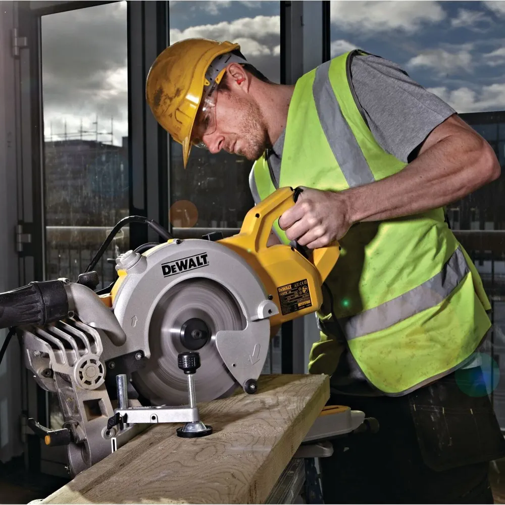 Ferăstrău circular Dewalt DWS778-QS 1850W