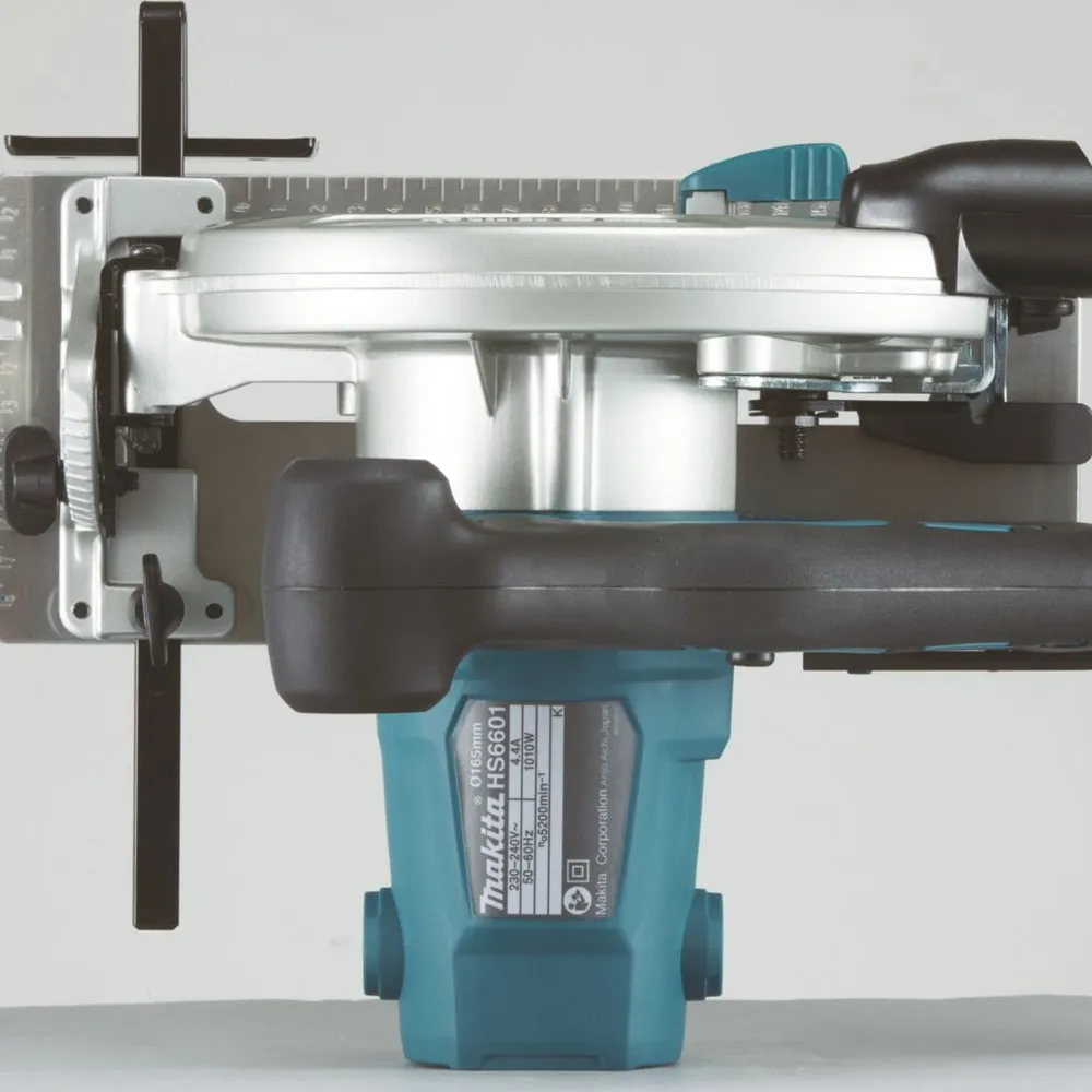 ferăstrău circular Makita HS6601J 1050W
