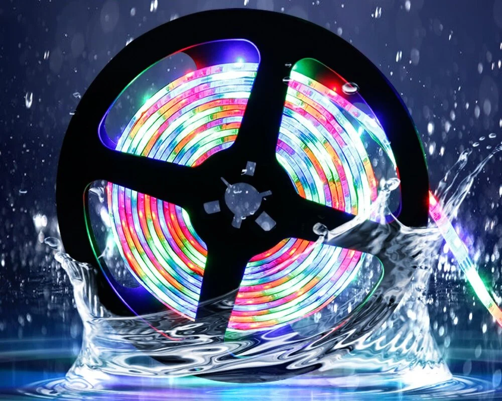1+1 Gratis Banda 300LED RGB de 5M, cu telecomanda