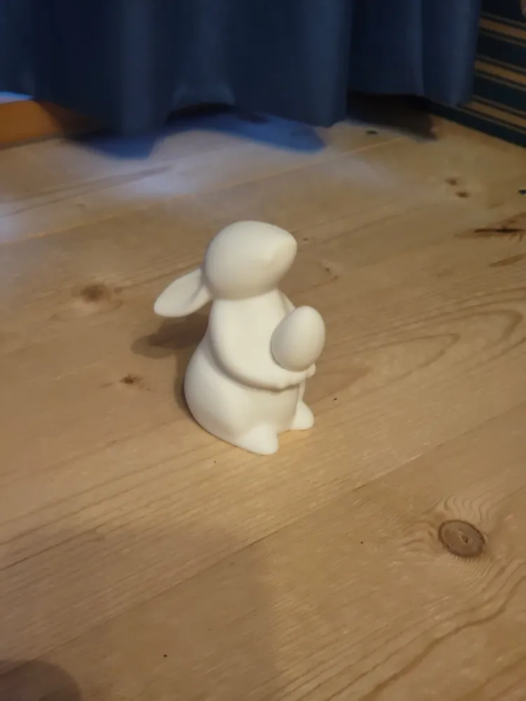 Iepuraș minimalist cu ou de Paște pentru decor modern