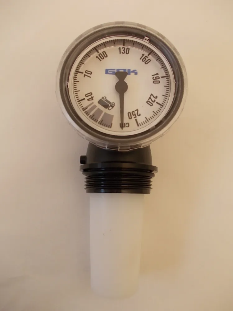 Indicator de nivel mecanic pentru rezervorul de ulei cu un înotător