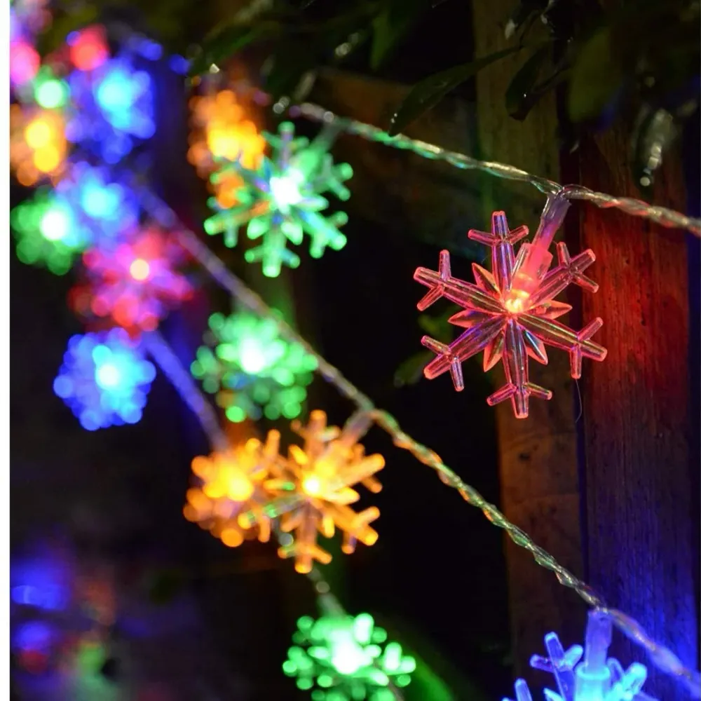Instalatie LED fulgi de zapada colorati 6.30 m 40 LED