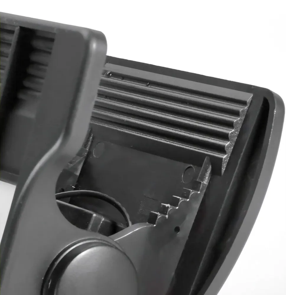 Lampa solara portabila pe clips