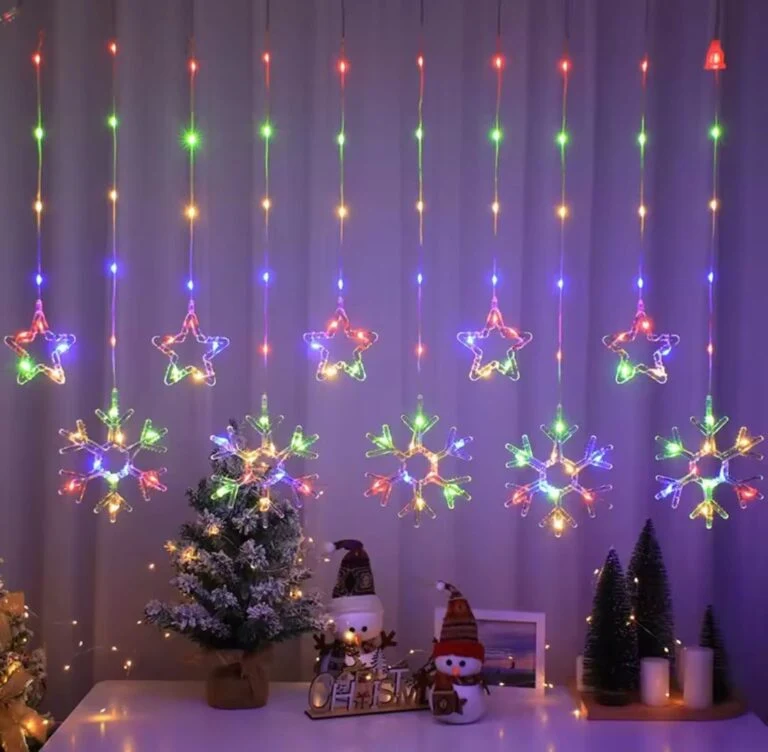 Luminițe de Crăciun tip perdea, decorata cu stele si fulgi, multicolor,alb cald sau alb rece