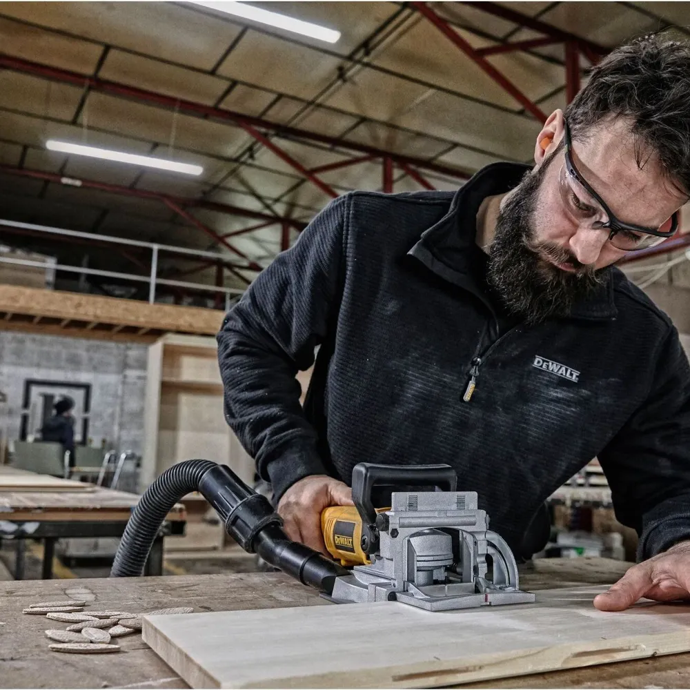 Mașă de frezat Dewalt DW682K-QS 600W