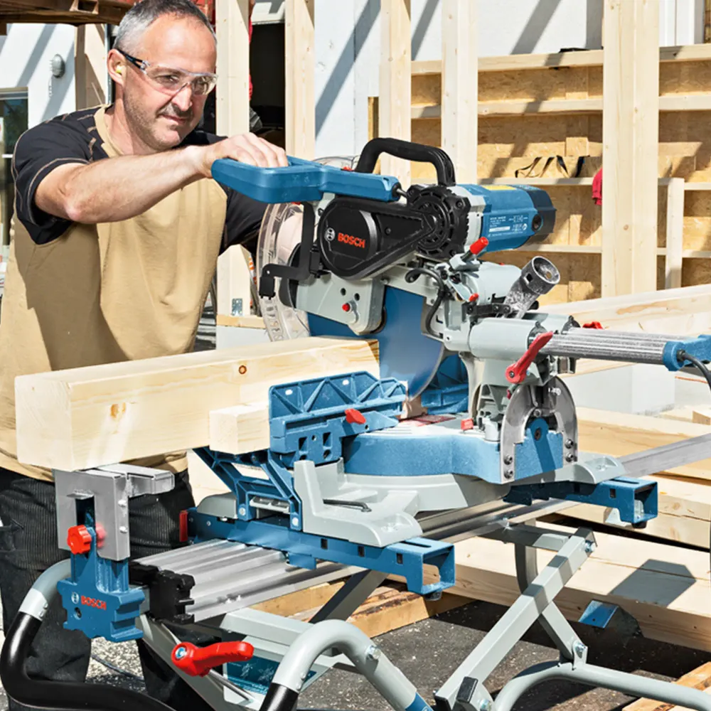 Mașă de tăiere radială Bosch GCM 12 SDE