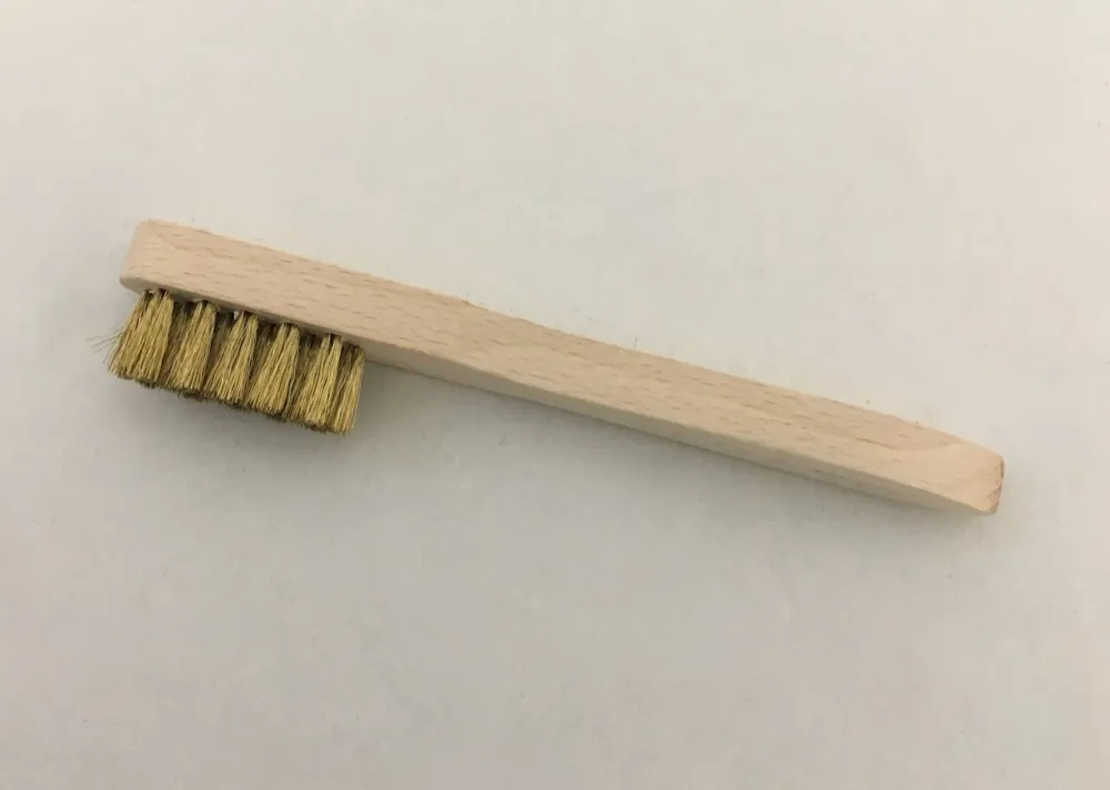 Miniburst Brass pe mâner din lemn perie de sârmă de 15 cm