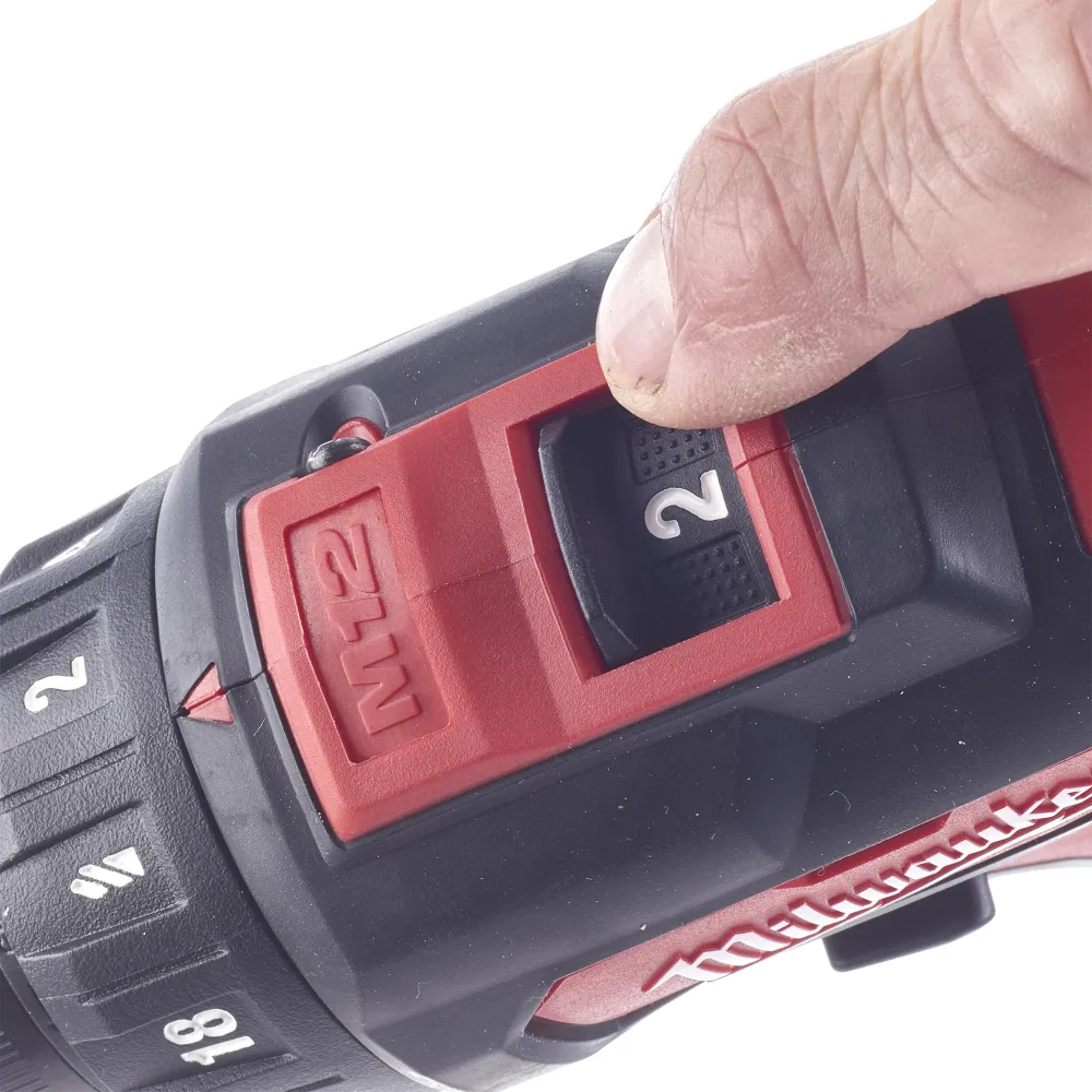 șofer de burghiu Milwaukee M12 BDD-153C 12V 1.5Ah