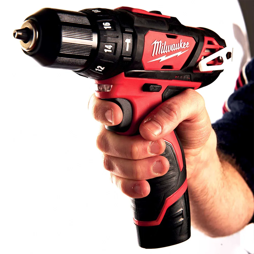 șofer de burghiu Milwaukee M12 BPD-202C 12V 2Ah