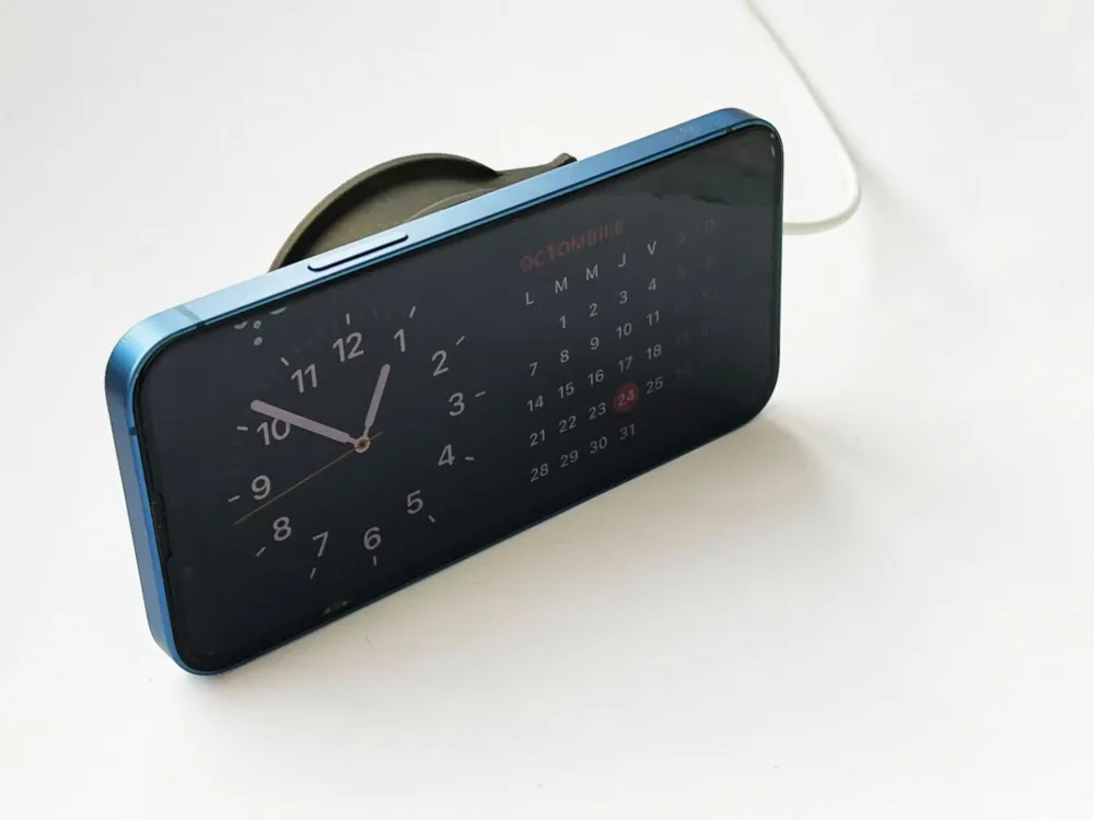 Organizator compact de călătorie pentru încărcător Apple MagSafe