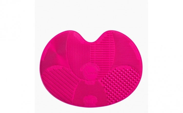 Perie pentru curatat pensulele de machiaj - brush cleaning mat