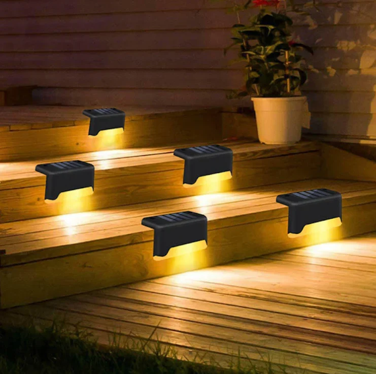 Set 4 lampi solare pentru trepte, lumina calda