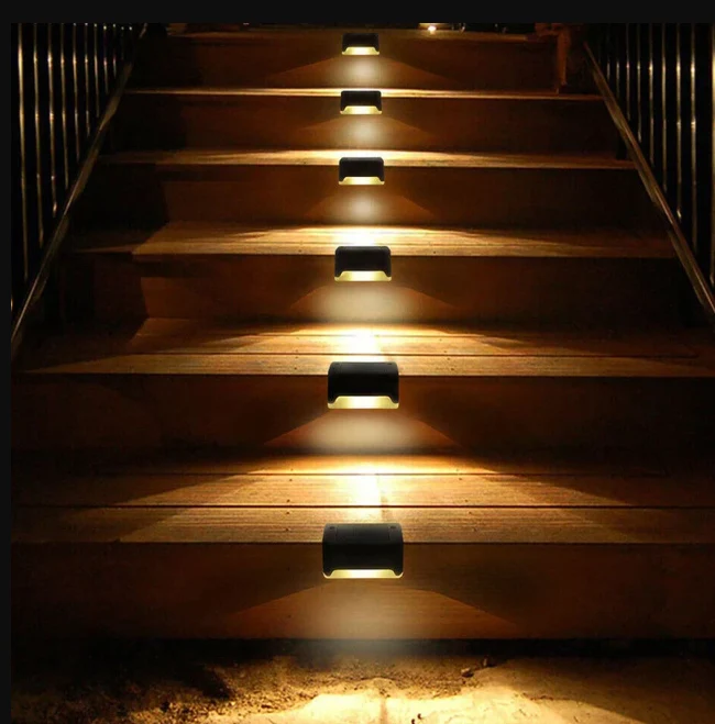Set 4 lampi solare pentru trepte, lumina calda
