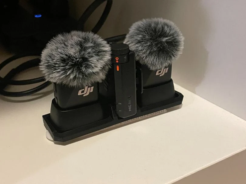 Suport compact pentru două microfoane DJI Mic Mini și receptor