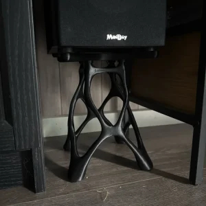 Suport elegant pentru boxă, design organic imprimat 3D