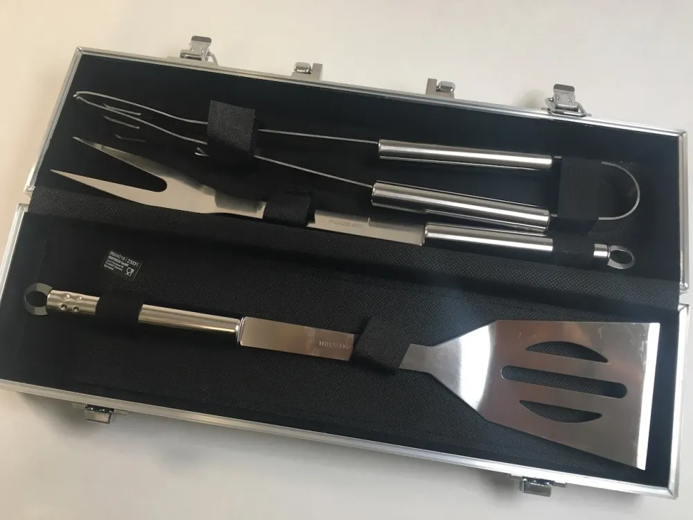Tacâmuri de grătar 3 părți în carcasa din aluminiu