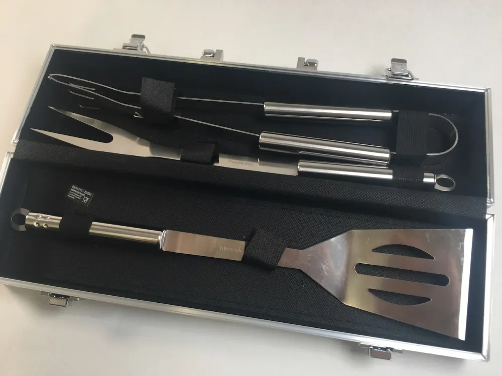 Tacâmuri de grătar 3 părți în carcasa din aluminiu