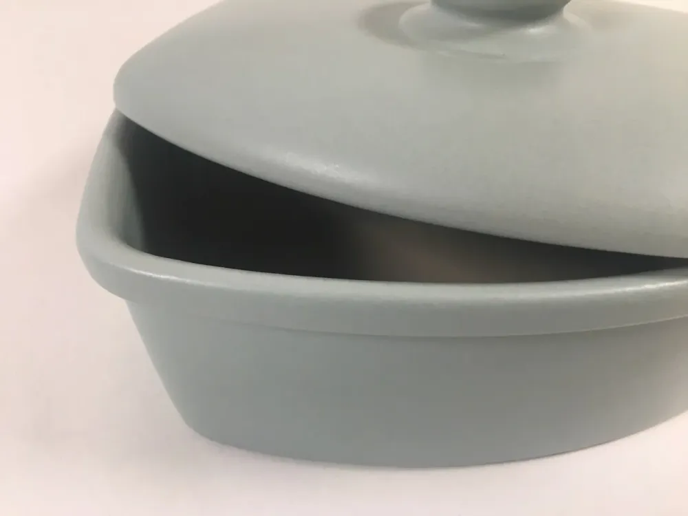 Tigaie cu mere coapte manual, făcută din salvie ceramică